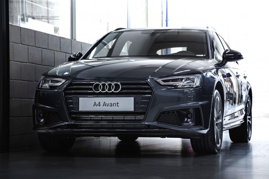  Audi A4 Avant 2.0 TFSI S-Line (B9) 2019 года  (LA) (фото 1 из 5)